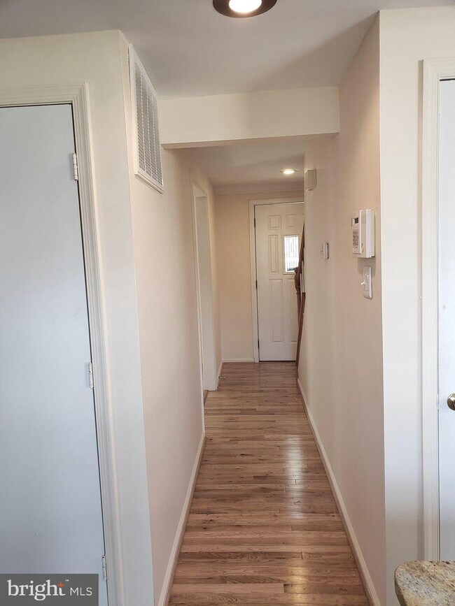 Building Photo - 3630 Pine Cone Cir