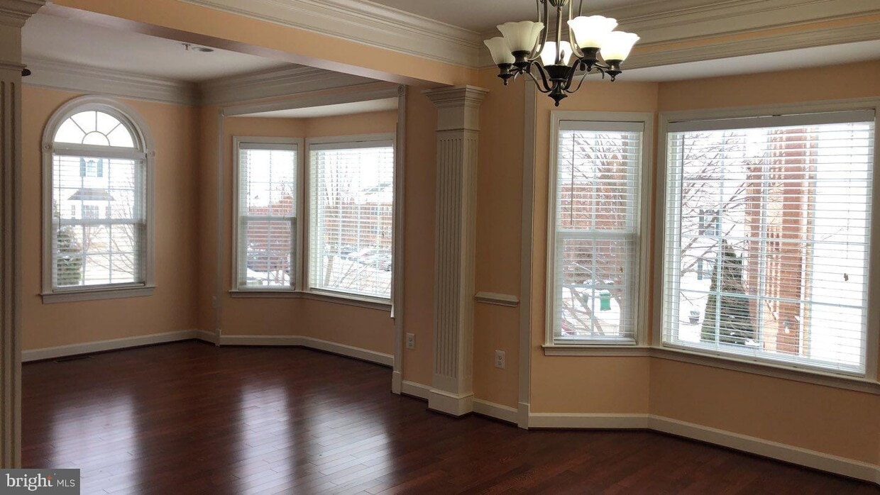 2069-crescent-moon-ct-woodstock-md-21163-townhome-rentals-in