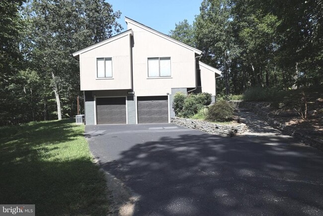 Building Photo - 39368 Longhill Ln