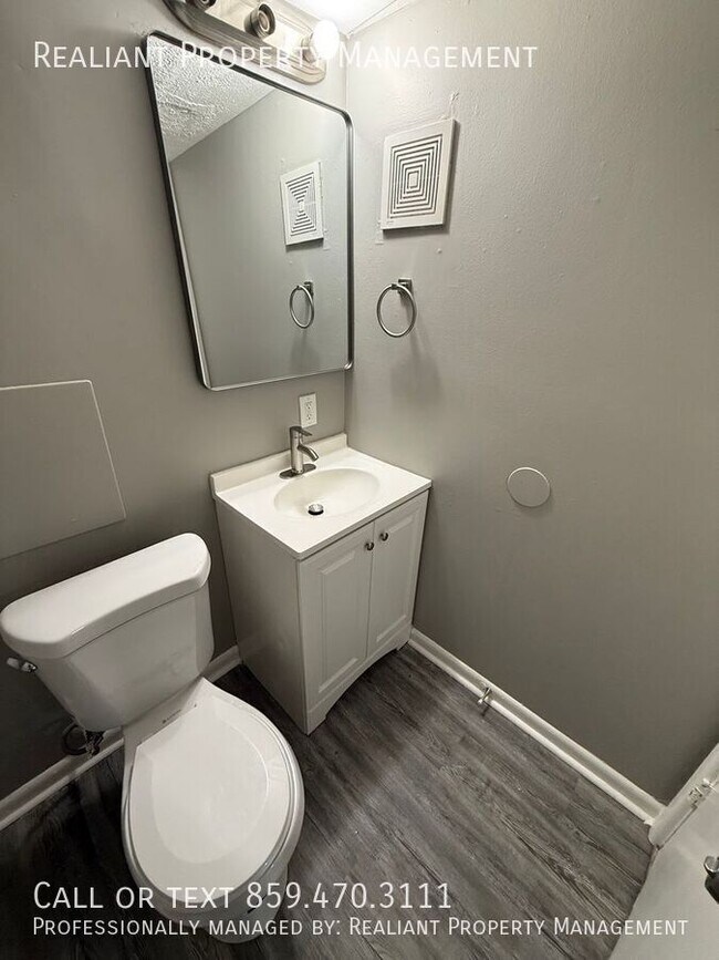 Foto del edificio - 2082 Fairmont Ct