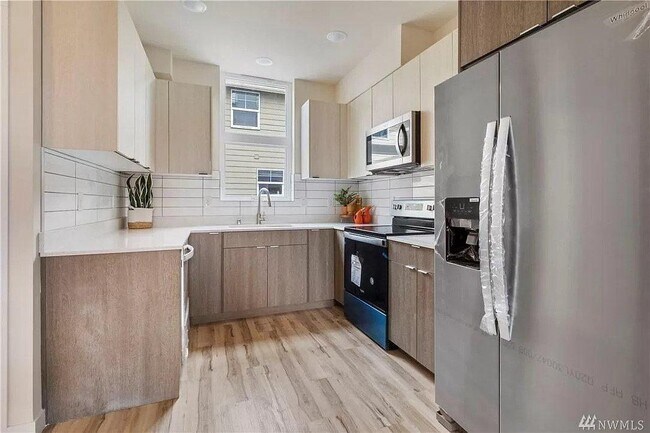 Foto del edificio - 1406 N 95th St