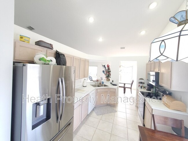 Building Photo - 308 Lookout Dr