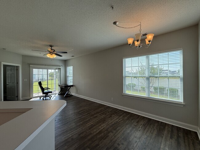 Foto del edificio - 4930 Crab Pond Ct