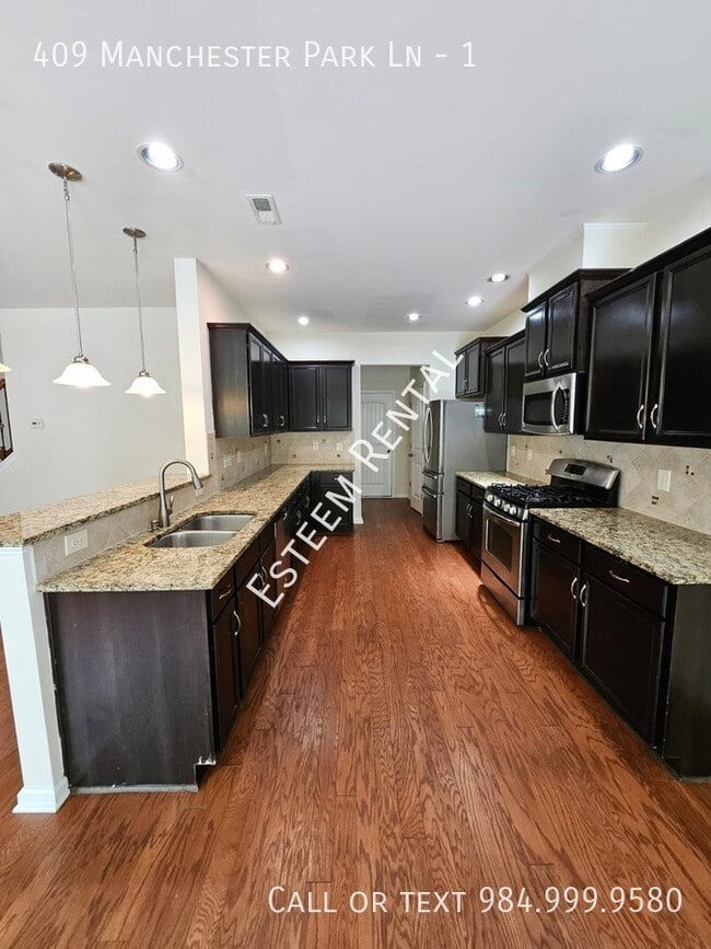 Building Photo - 409 Manchester Park Ln
