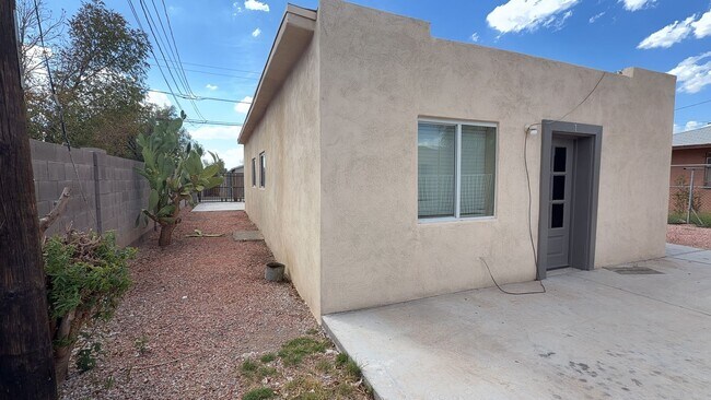 Foto del edificio - 6714 N 54th Ave