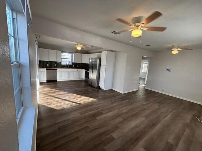 Foto del edificio - Newly renovated 2 bedroom, 1 bathroom cozy...