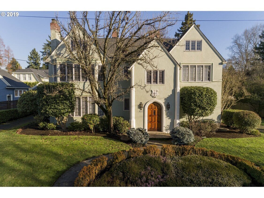 Foto principal - 2420 NE 15th Ave