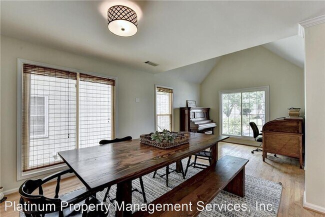 Foto del edificio - 4 br, 3.5 bath House - 3710 Palisade Park Dr