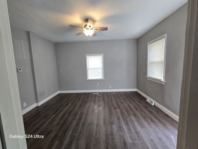 Foto del edificio - Charming 3 Bedroom Home in Belleville!