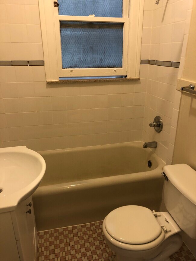 Foto del edificio - 1355 Willard St