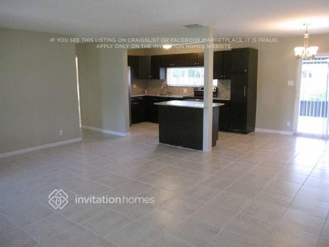 Building Photo - 940 SE 5th St