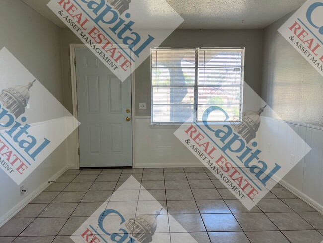Foto del edificio - 3 Bedroom With Move In Special