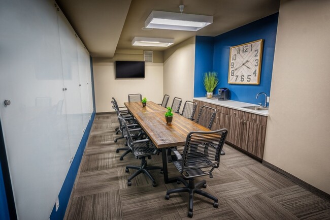 Foto del edificio - Studio | 1 Bath – MANAGER SPECIAL! ***Sign...