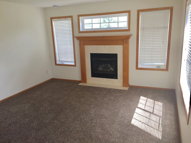 Building Photo - 8422 Yukon Cir N