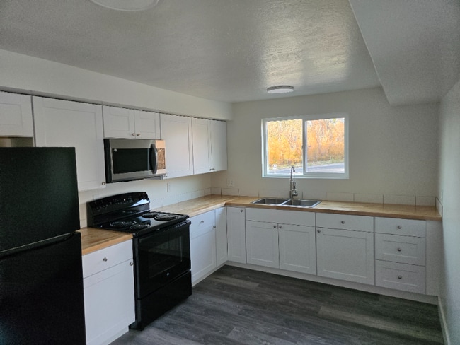 Building Photo - 954 9th St