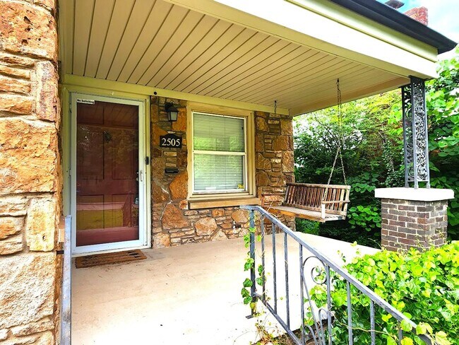 Foto del edificio - 2 Bed 1 Bath 1 Car Garage in ATKINSONS HI ...