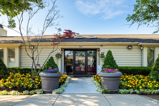 Leasing Office & Clubhouse - Beachwalk