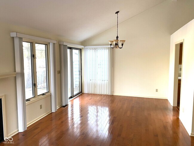 Foto del edificio - 4462 Carya Square