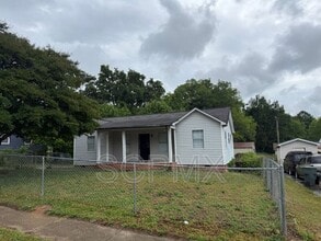 Building Photo - 508 N Pryor St