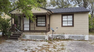 Building Photo - 2057 Brackland St