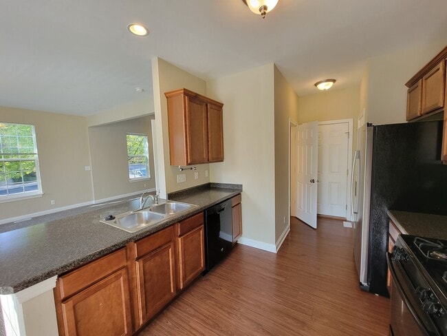Foto del edificio - 63 Melrose Ct