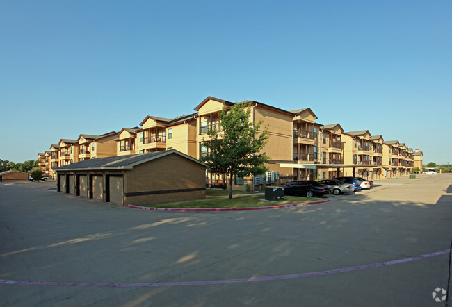 Building Photo - Holiday Parkview in Allen