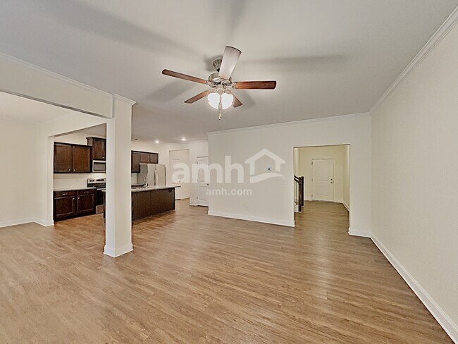 Foto del edificio - 545 Woodall Road