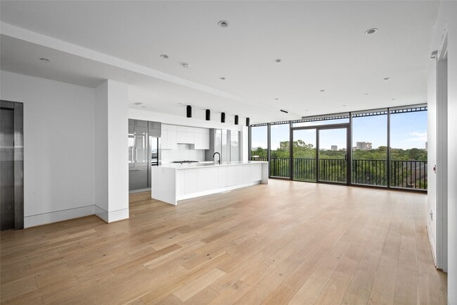 Foto del edificio - 2406 Tangley St