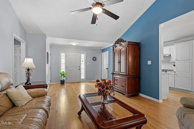 Foto del edificio - Innovative Wealth-Building Lease-to-Own Ho...