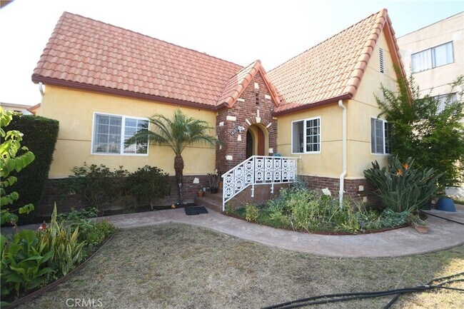 Foto del edificio - 14103 Fonthill Ave