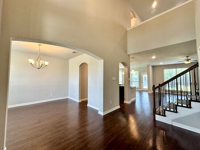 Foto del edificio - Coming Soon! Pet-Friendly 4-Bedroom Home with Loft, Covered Patio & Modern Finishes