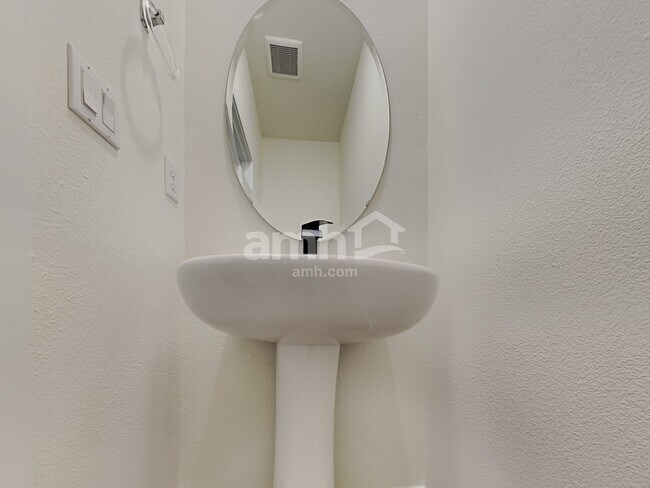 Foto del edificio - 1306 W 16th Ave