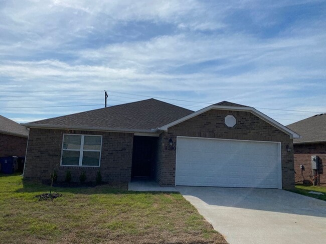 Building Photo - *Pre-Leasing* Three Bedroom | Two Bathroom...