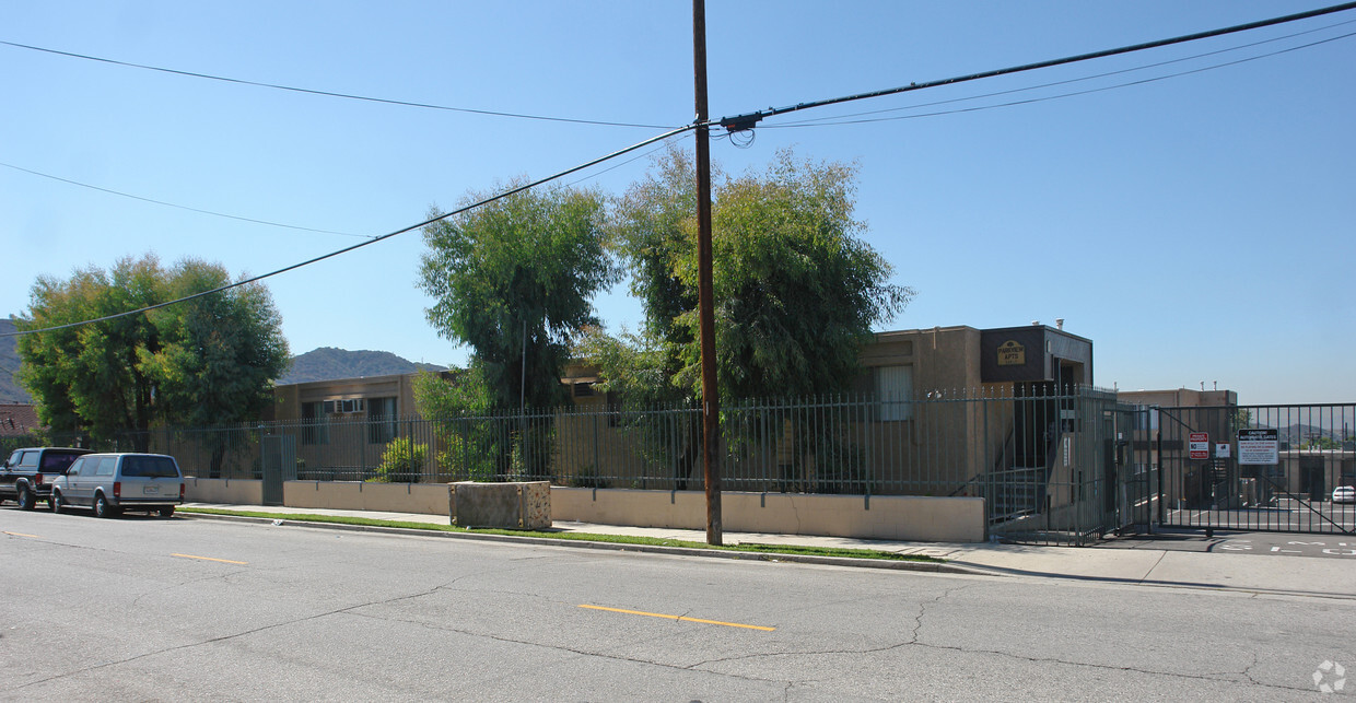 Building Photo - Parkview Apartments