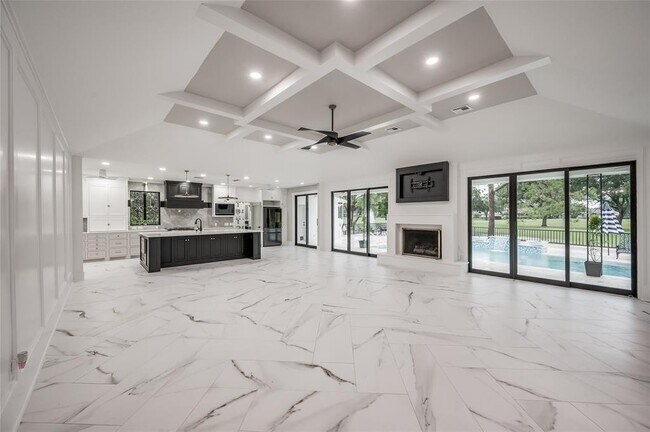 Foto del edificio - 1326 Sugar Creek Blvd