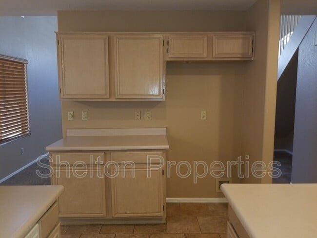 Building Photo - 6822 W Louise Dr