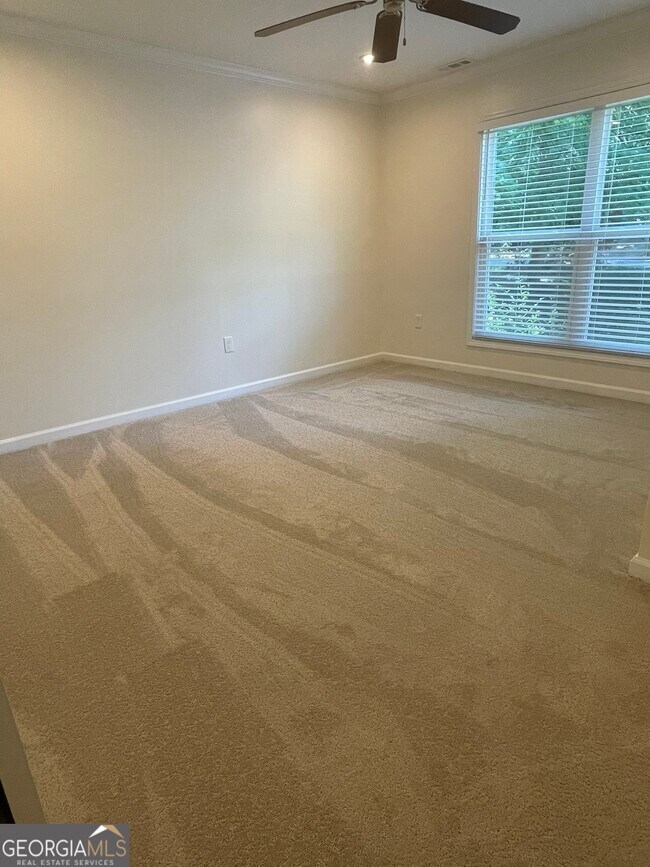 Building Photo - 1833 Phillips Ave