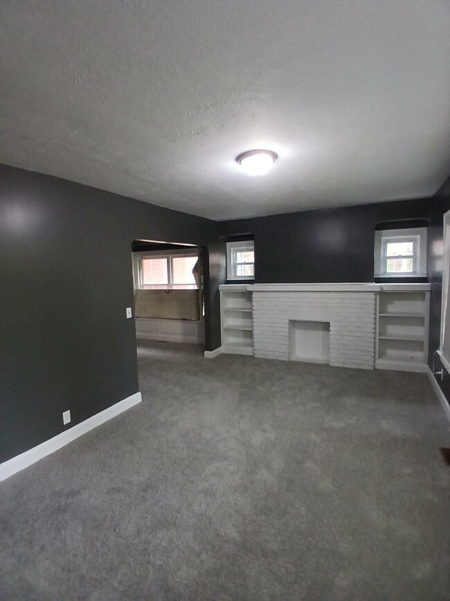 Building Photo - 10910 Revere Ave