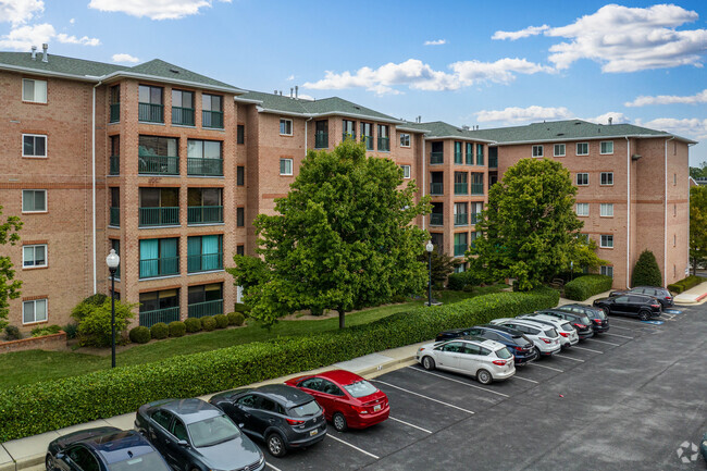 Building Photo - The Valleys of Towson