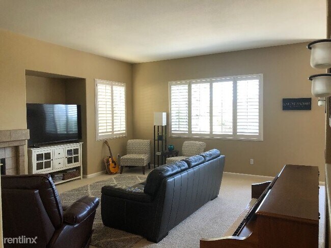 Building Photo - 4 br, 3 bath House - 5772 Owl Light Ter