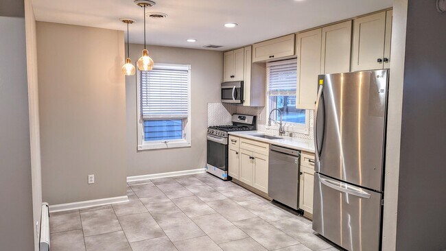 Foto del edificio - 5354 N Lydell Ave