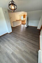 Building Photo - 121 Rose Dr