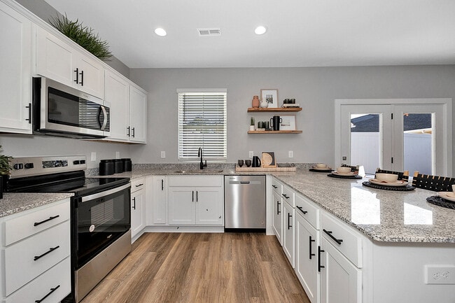 VLux Madison - VLux Madison | Homes for Rent