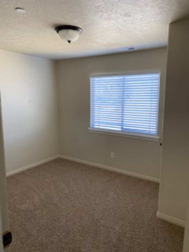 Foto del edificio - 3543 E Rock Creek Rd
