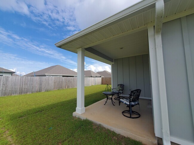Foto del edificio - 6039 Forest Bay Ave