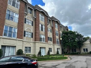 Building Photo - 5400 Park Ave