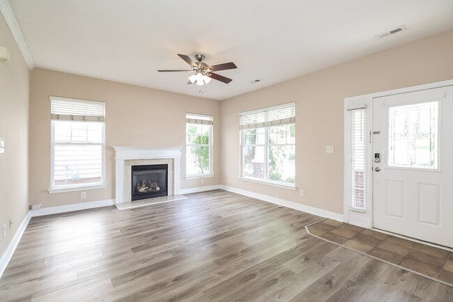 Building Photo - 13768 Aldenbrook Dr