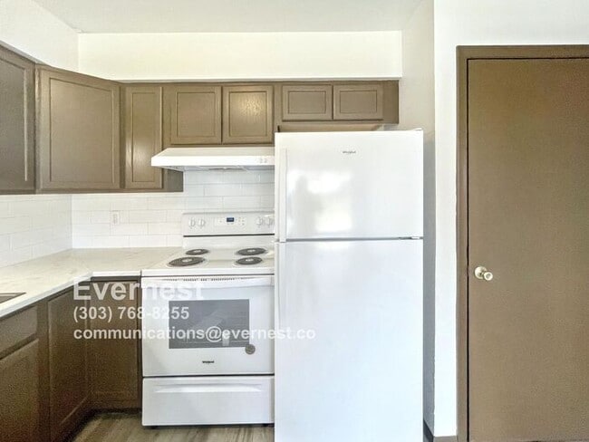 Building Photo - 2-Bedroom, 2-Bathroom Home with Modern Ame...