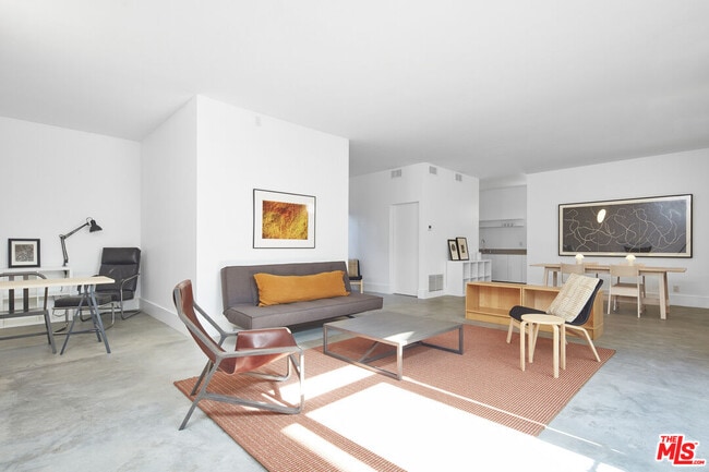 Foto del edificio - 558 Rose Ave