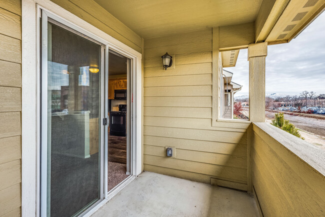 Foto del edificio - 880 N Maple Grove Rd